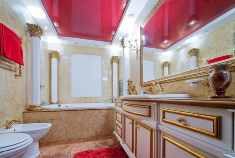 Натяжные потолки в ванной комнате